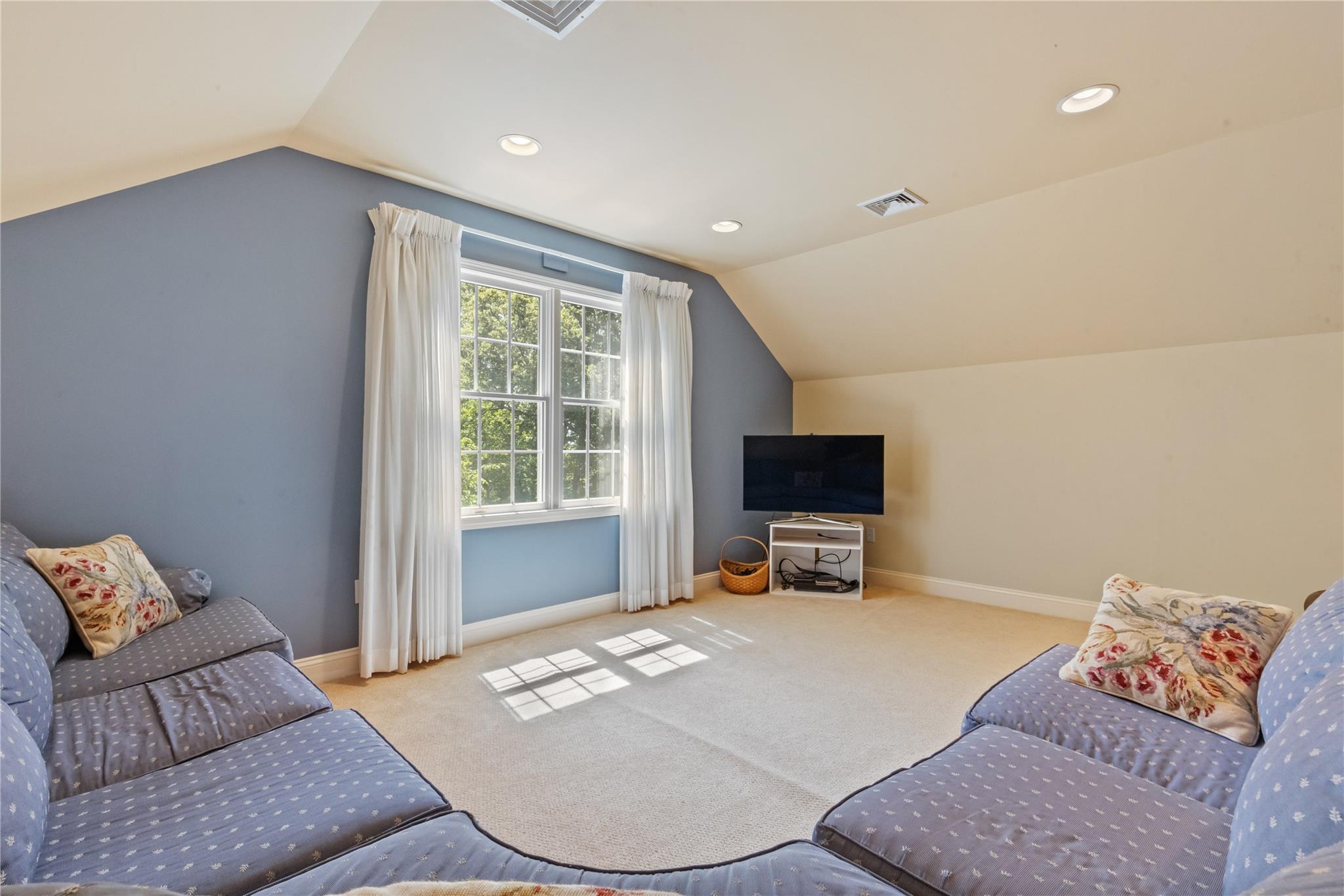 1 Majestic Ridge, Carmel, New York image 38