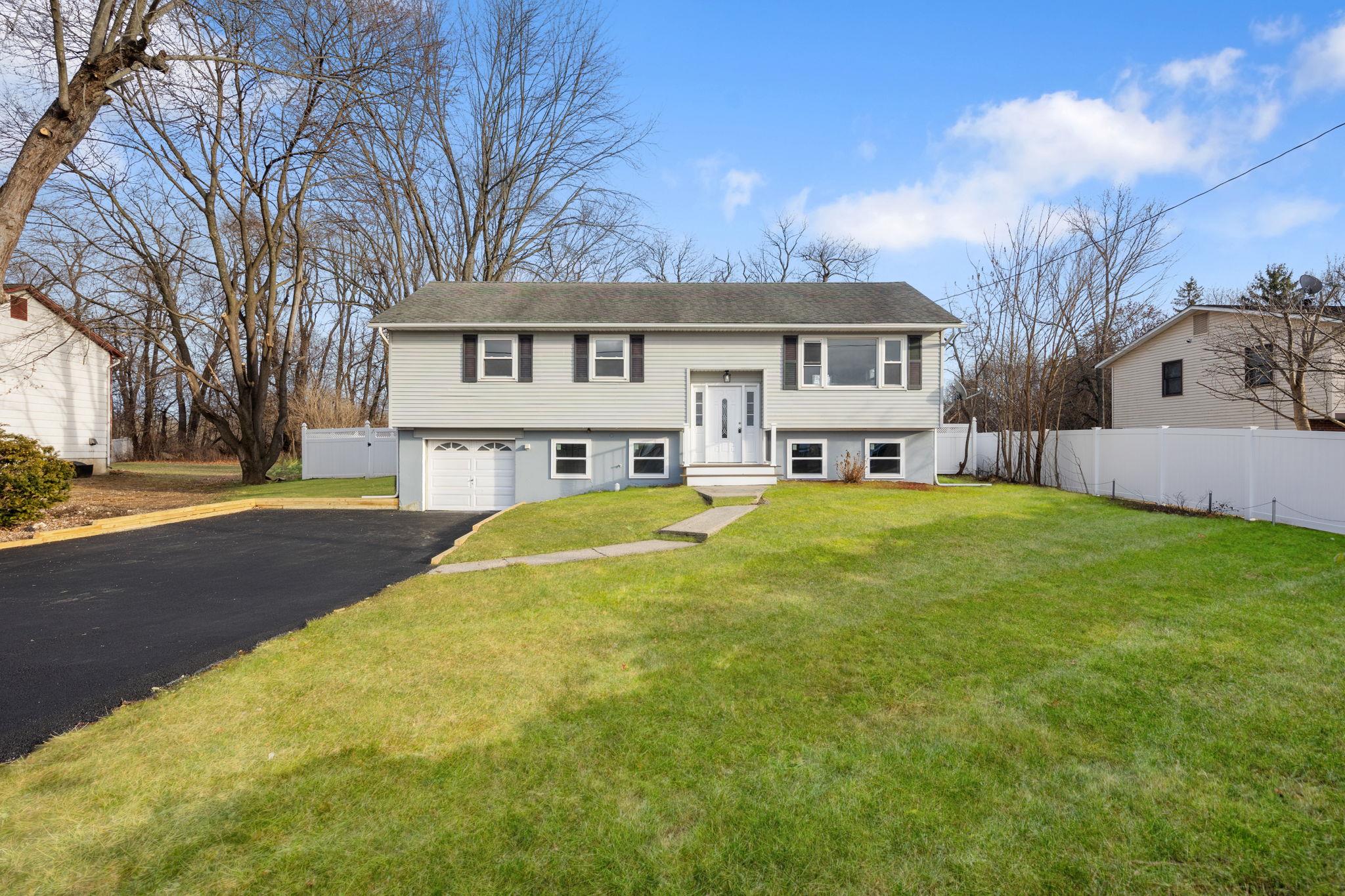 208 Valley View Drive, Wallkill, New York image 1