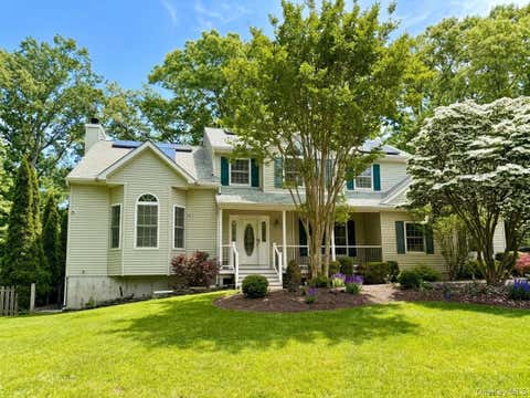Homes For Sale - 32 4th Avenue<br/> Rocky Point, NY 11778