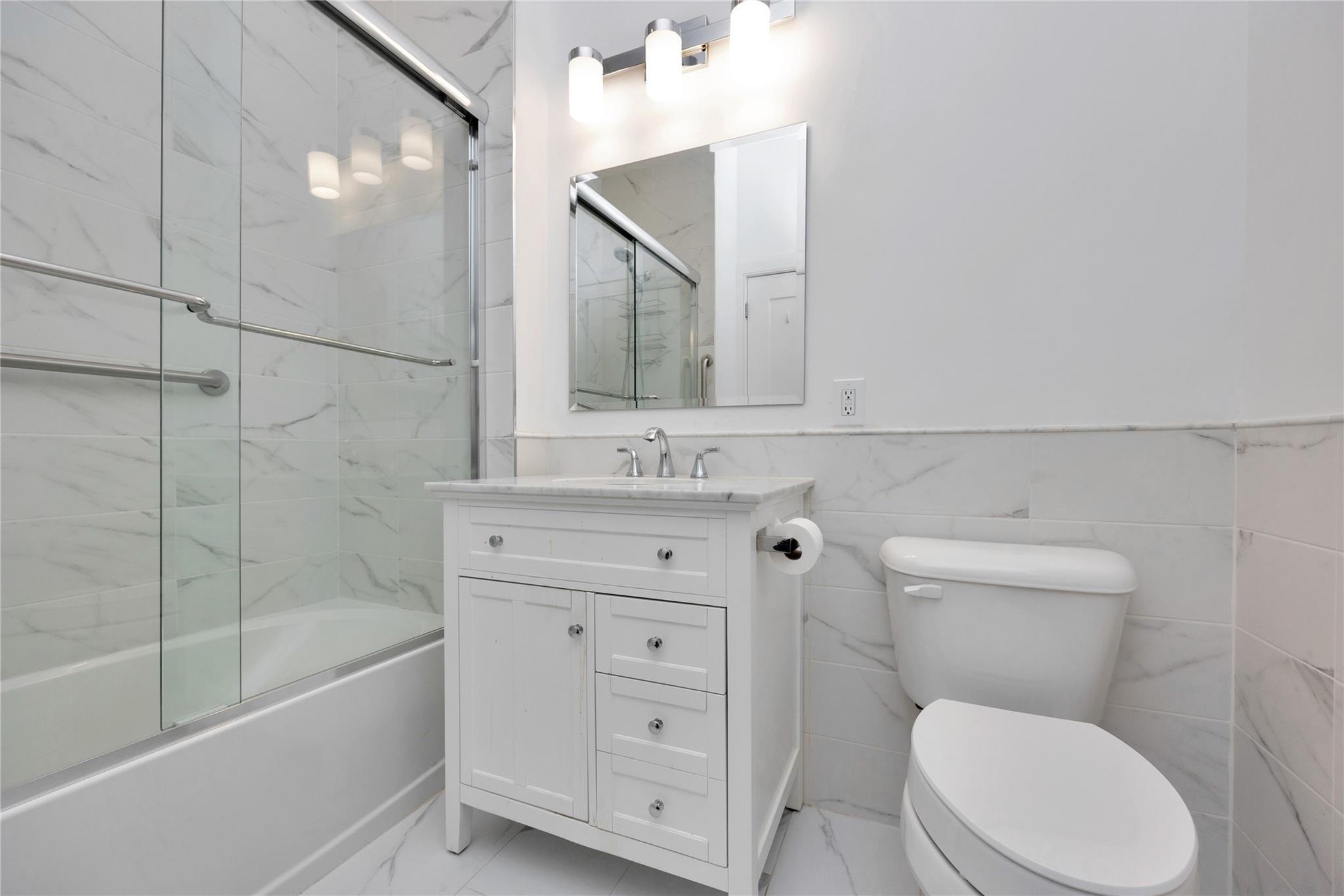 308 Breton Way #308, Glen Cove, New York image 16