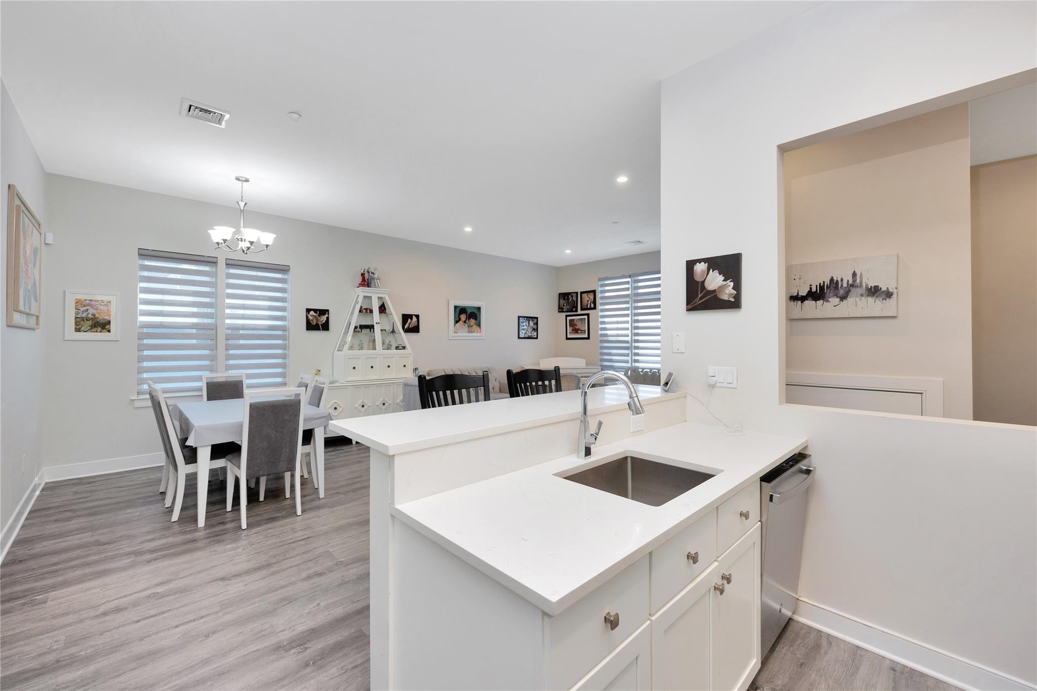 308 Breton Way #308, Glen Cove, New York image 9