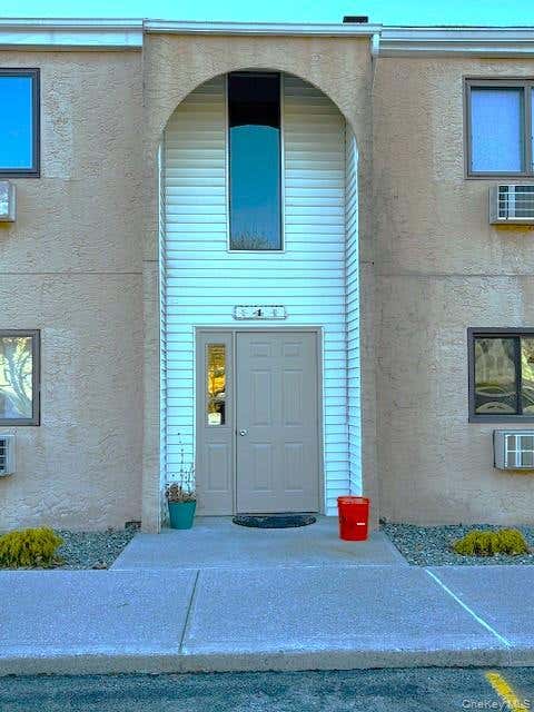 Condo For Sale - 4 Scarborough Lane #B<br/> Wappingers Falls, NY 12590