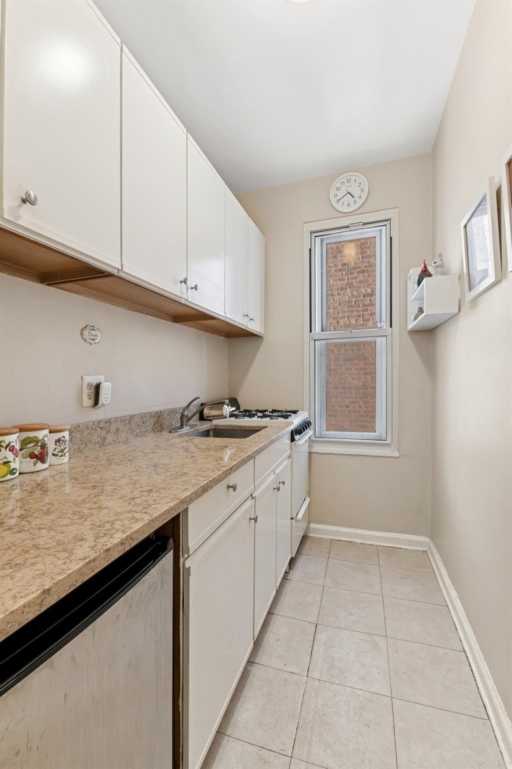 75-40 Austin Street #5ER, Forest Hills, New York image 7