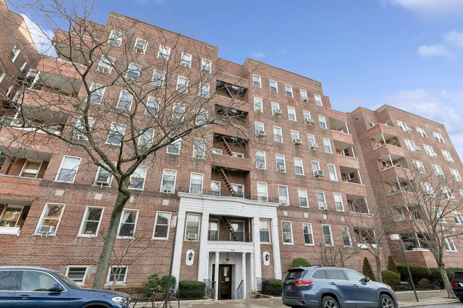 75-40 Austin Street #5ER, Forest Hills, New York image 1