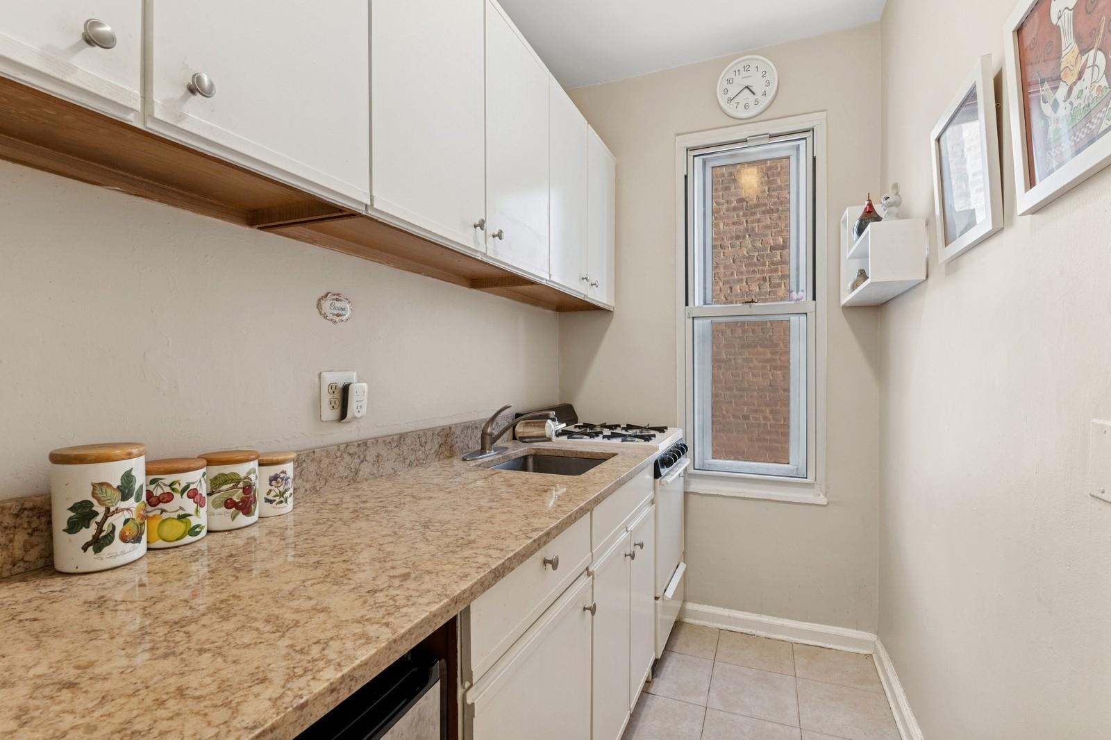 75-40 Austin Street #5ER, Forest Hills, New York image 6
