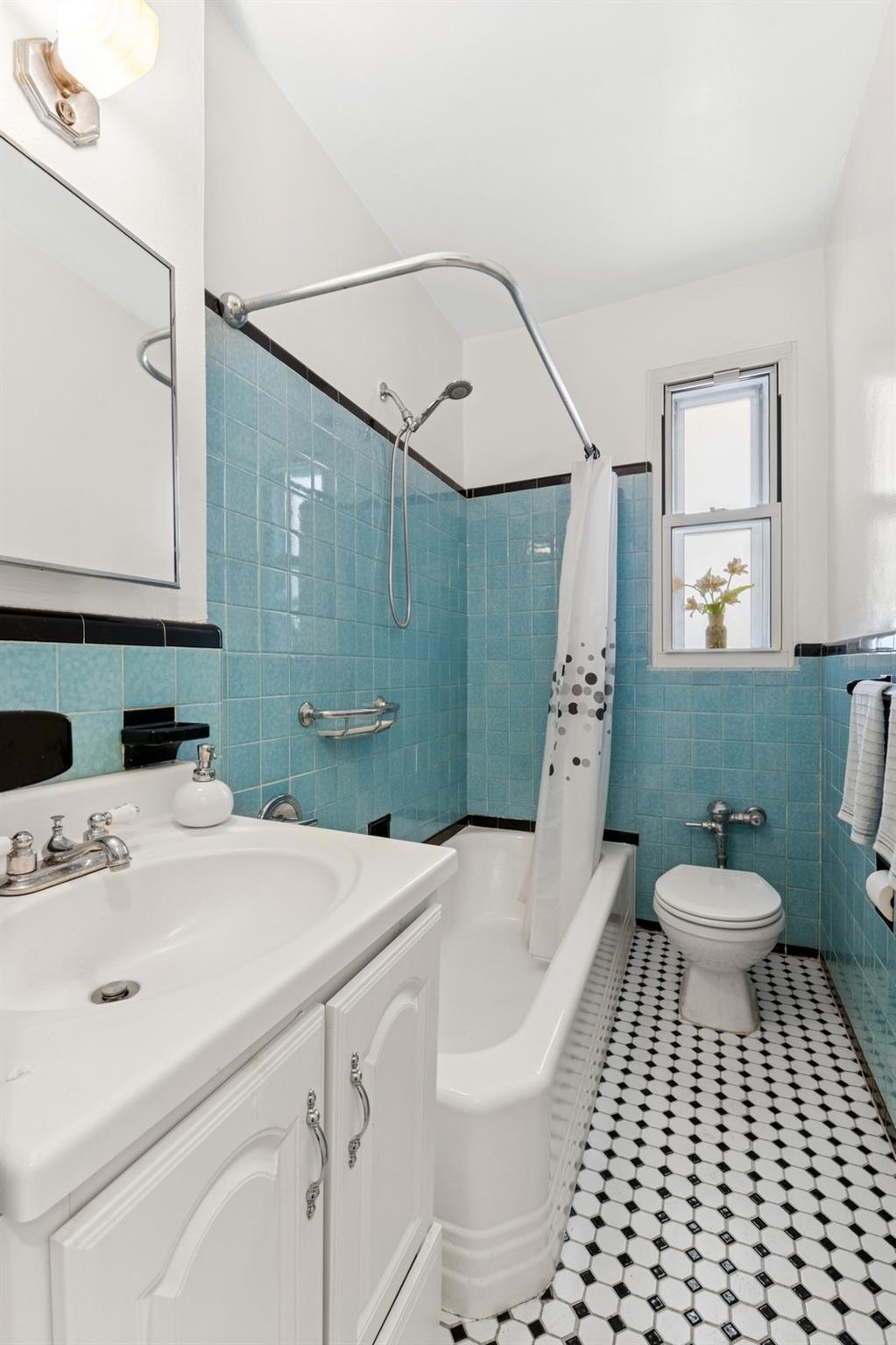 75-40 Austin Street #5ER, Forest Hills, New York image 9