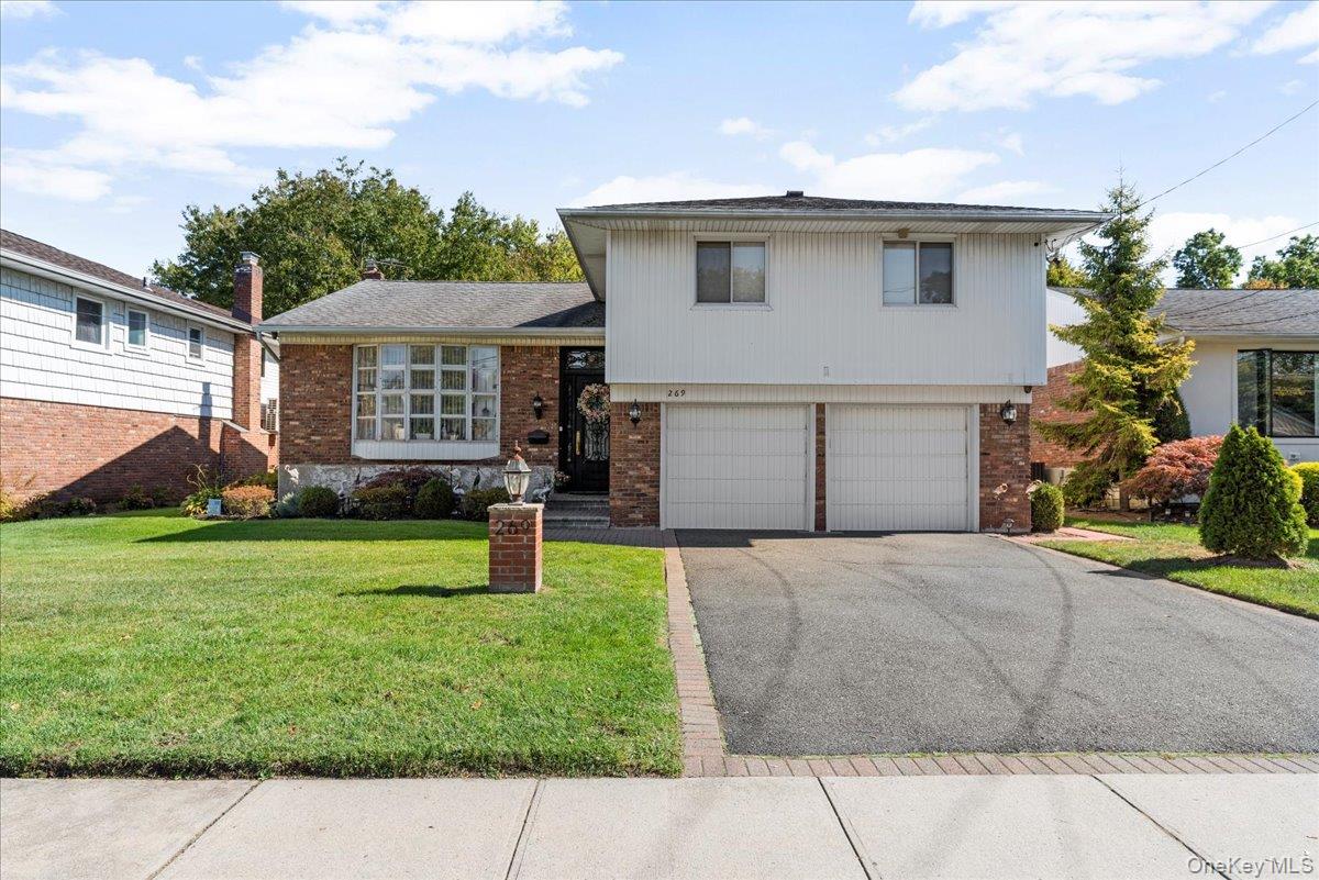 North Woodmere, New York 11581, United States, 3 Bedrooms Bedrooms, ,3 BathroomsBathrooms,Residential,Active,162815