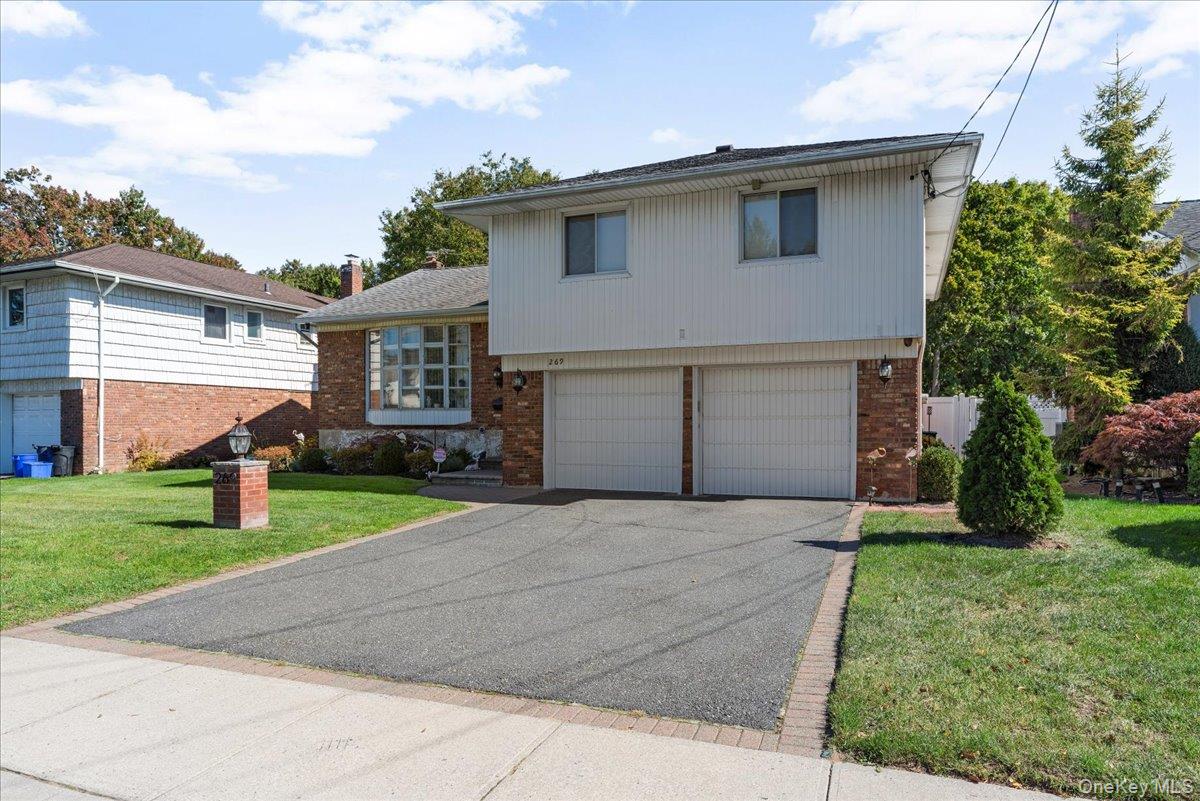 North Woodmere, New York 11581, United States, 3 Bedrooms Bedrooms, ,3 BathroomsBathrooms,Residential,Active,162815