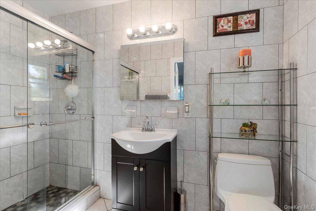 North Woodmere, New York 11581, United States, 3 Bedrooms Bedrooms, ,3 BathroomsBathrooms,Residential,Active,162815