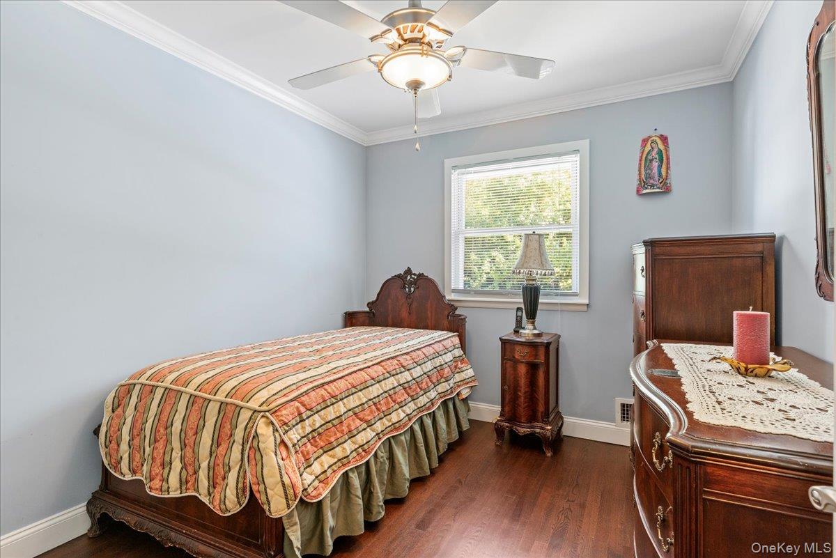 North Woodmere, New York 11581, United States, 3 Bedrooms Bedrooms, ,3 BathroomsBathrooms,Residential,Active,162815