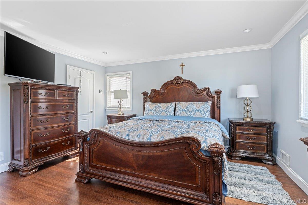 North Woodmere, New York 11581, United States, 3 Bedrooms Bedrooms, ,3 BathroomsBathrooms,Residential,Active,162815