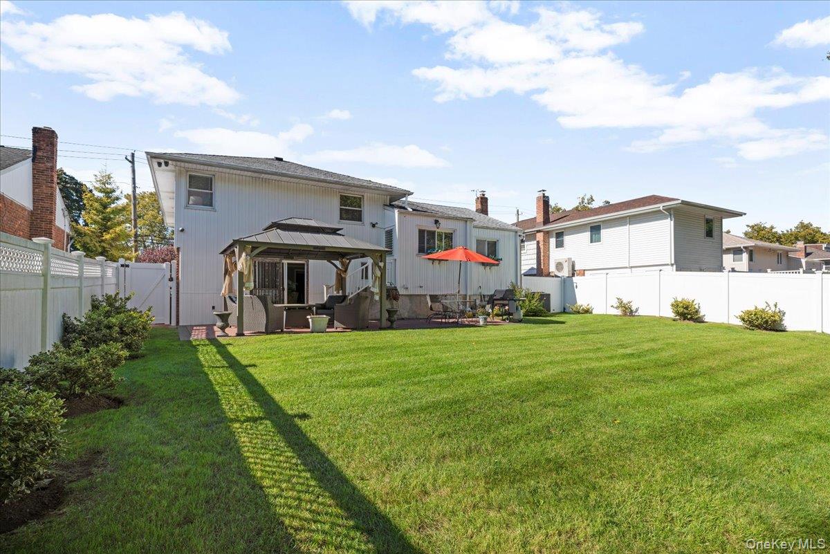 North Woodmere, New York 11581, United States, 3 Bedrooms Bedrooms, ,3 BathroomsBathrooms,Residential,Active,162815