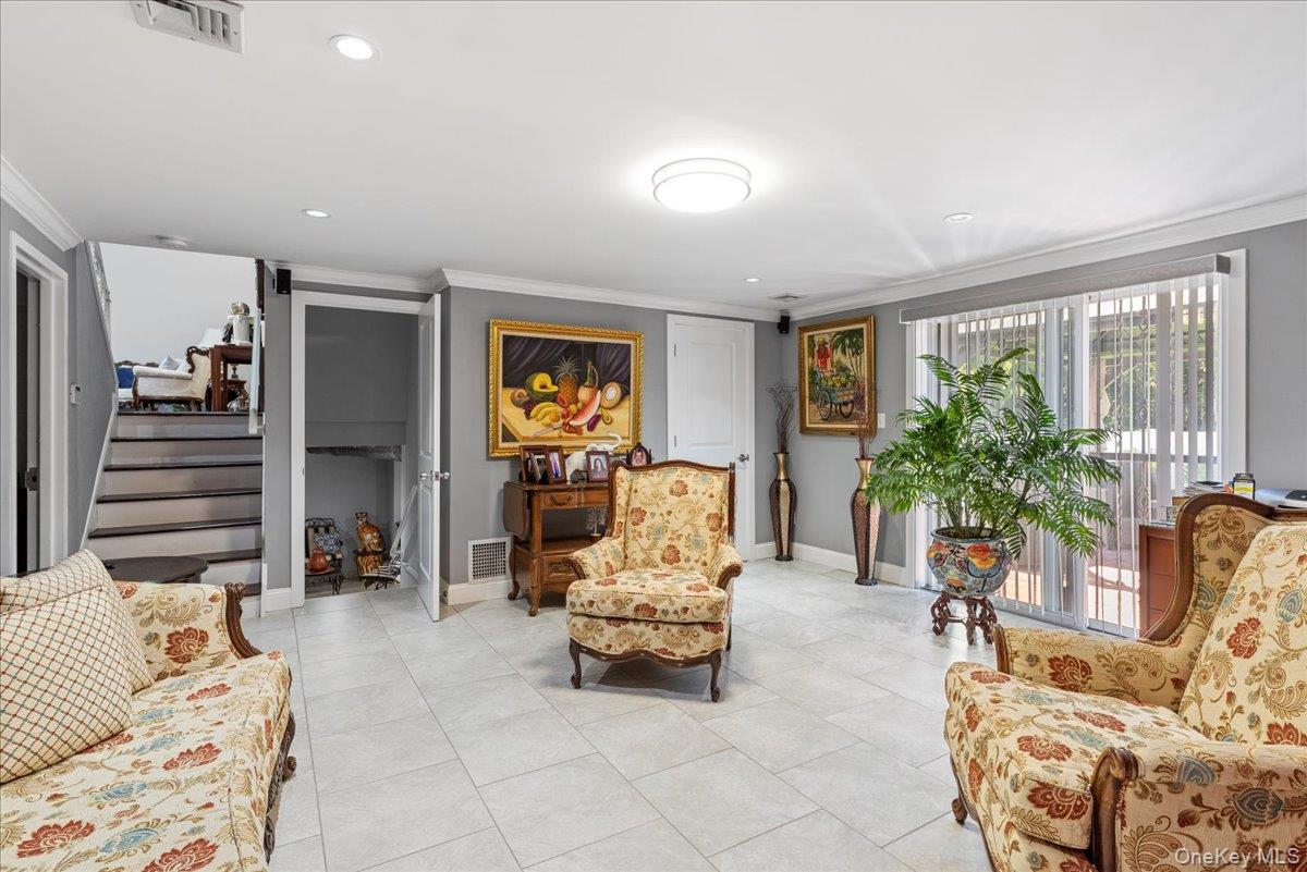 North Woodmere, New York 11581, United States, 3 Bedrooms Bedrooms, ,3 BathroomsBathrooms,Residential,Active,162815