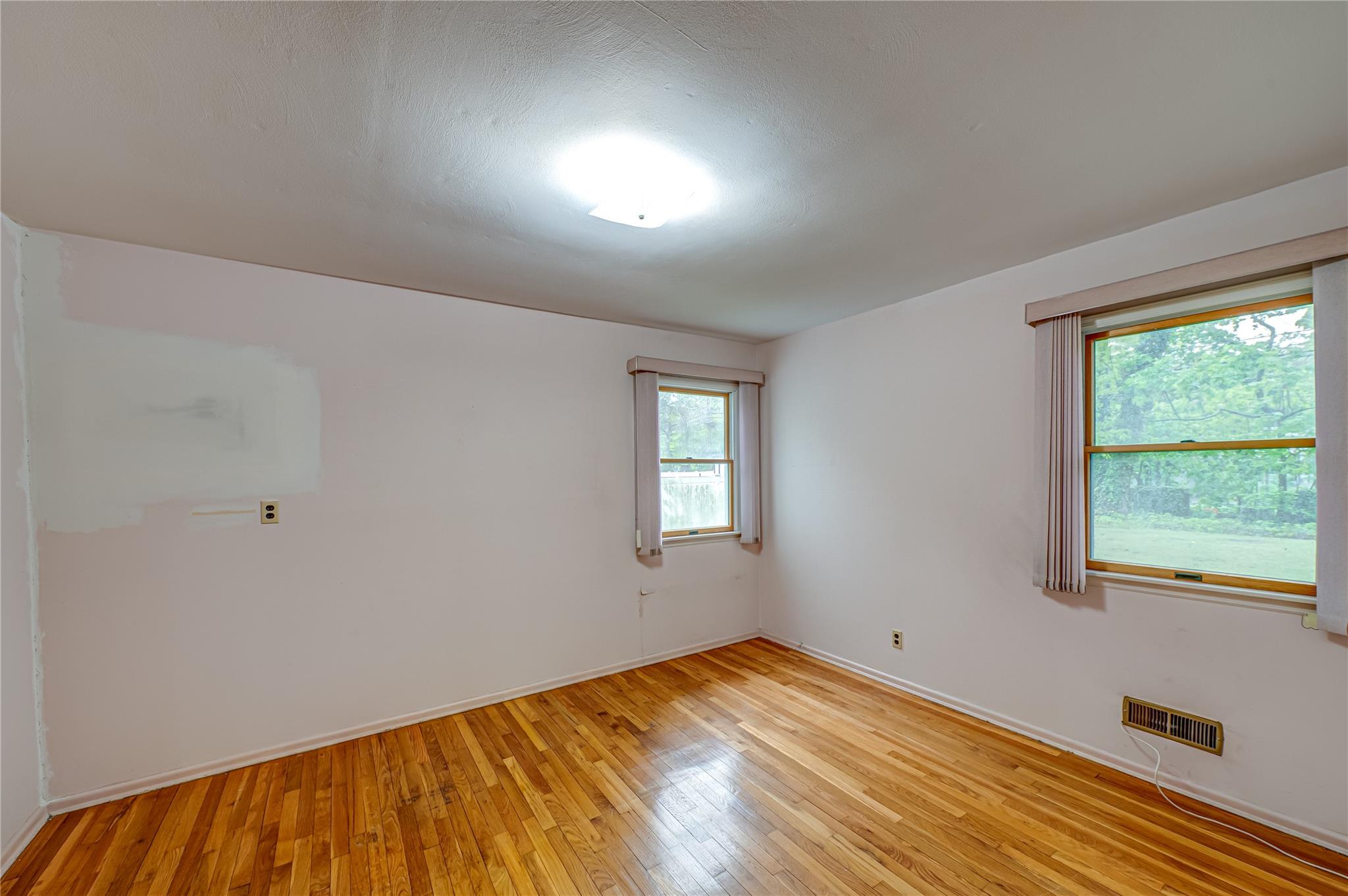 48 Crocus Lane, Commack, New York image 13