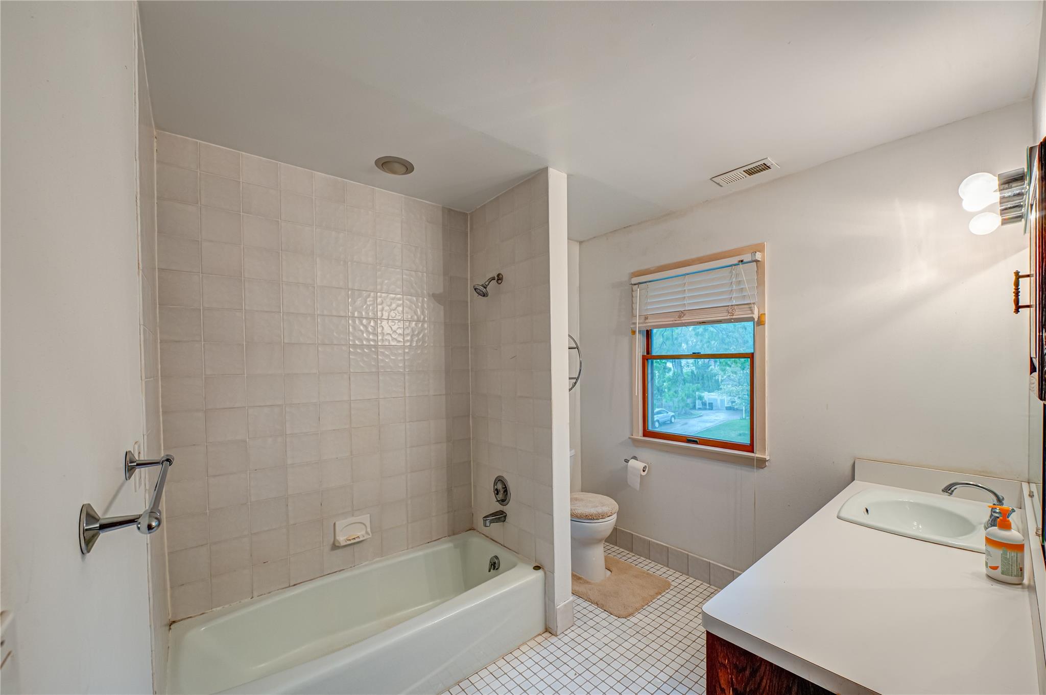 48 Crocus Lane, Commack, New York image 19