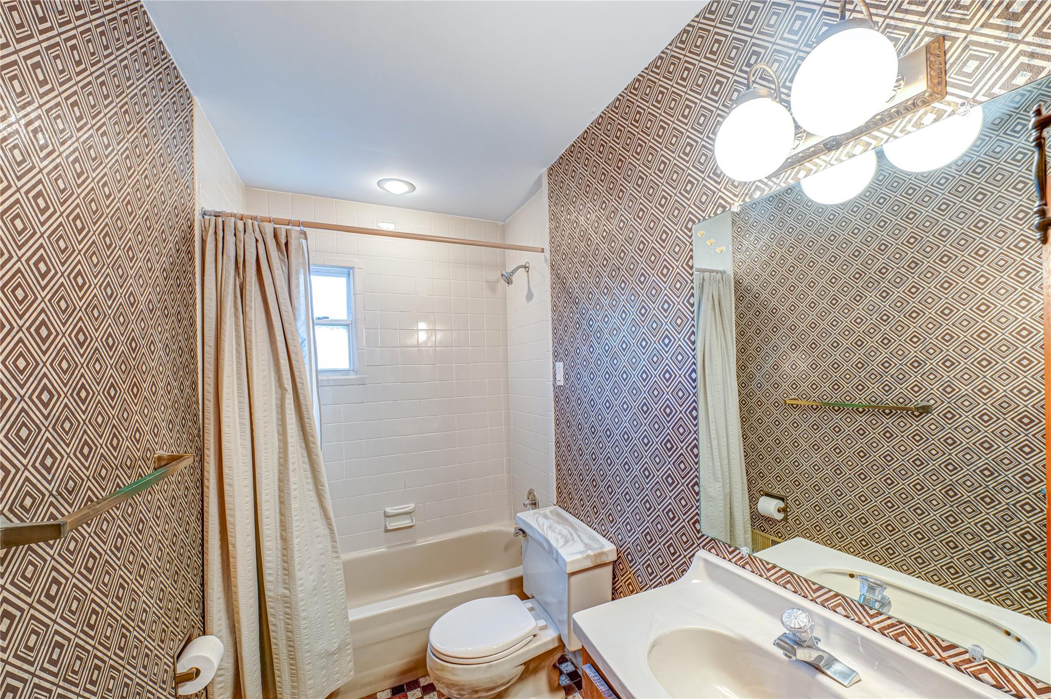 48 Crocus Lane, Commack, New York image 10