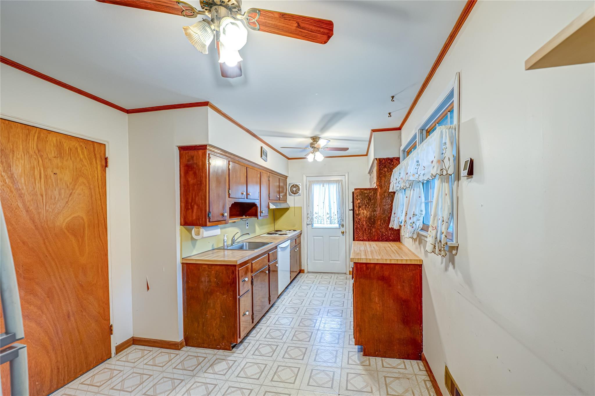 48 Crocus Lane, Commack, New York image 8