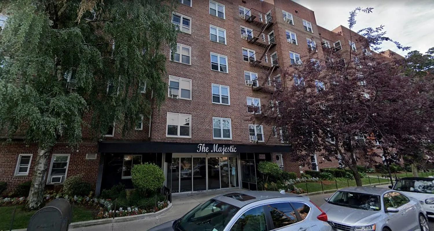 71 Ave Ave 411, Forest Hills, Queens, NY - 2 Bedrooms  
1 Bathrooms  
4 Rooms - 