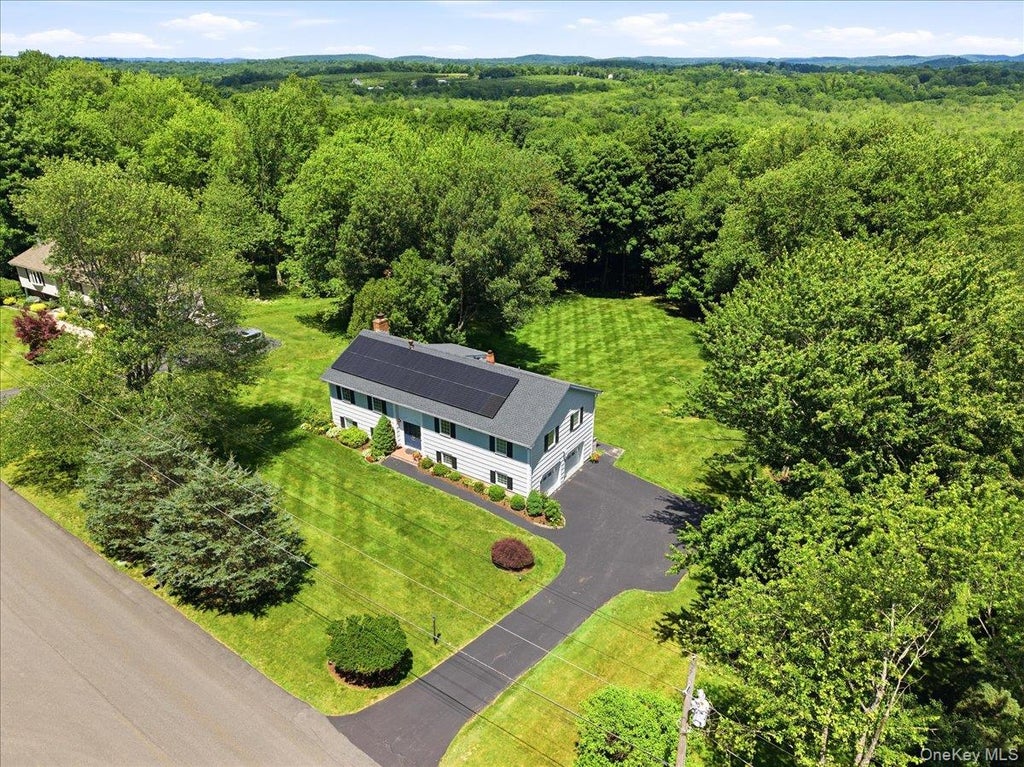 Photo of 15 Watergate Drive, Amawalk, NY 10501 (MLS # 1058499)