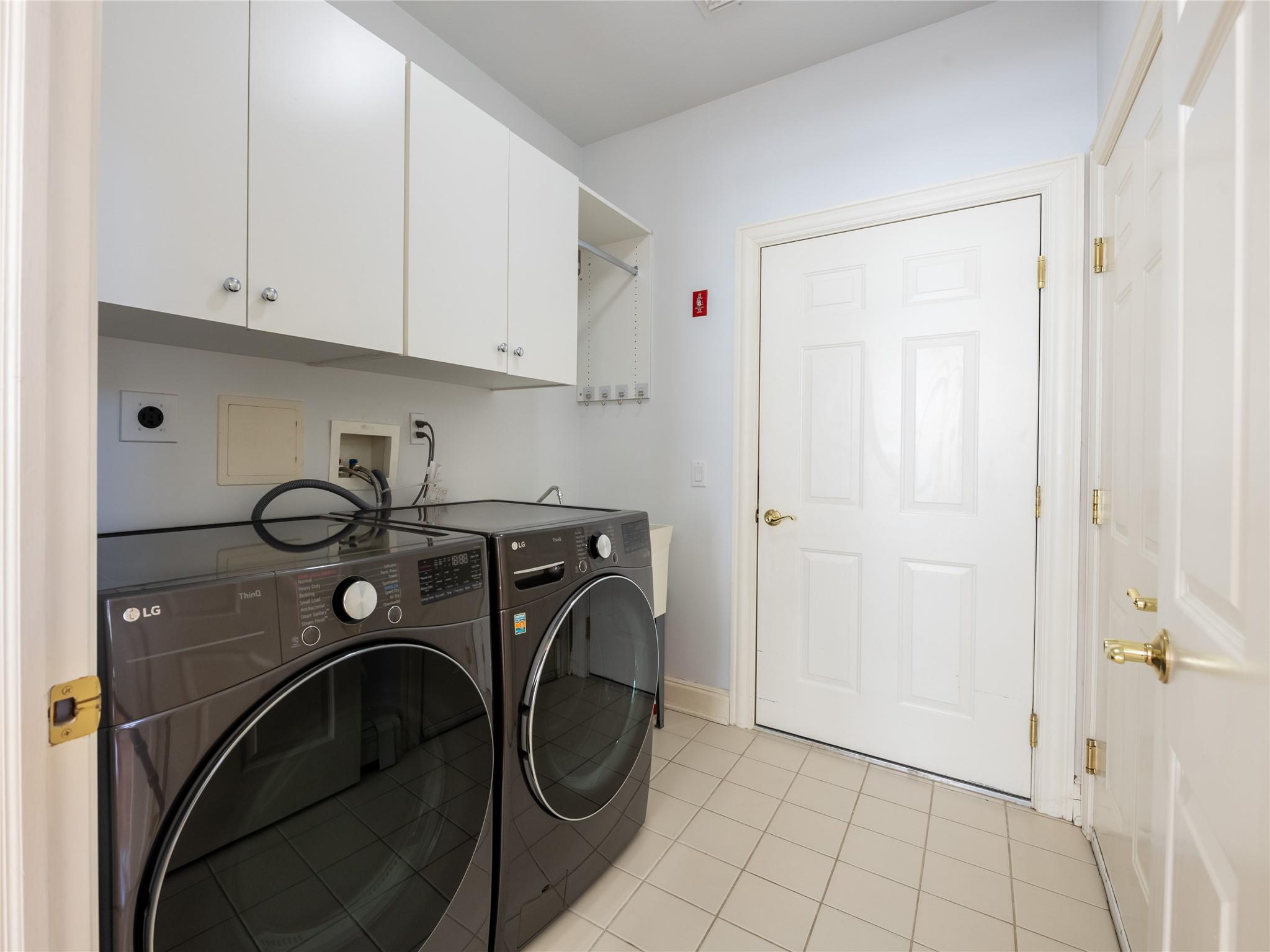 55 W Overlook, Port Washington, New York image 17