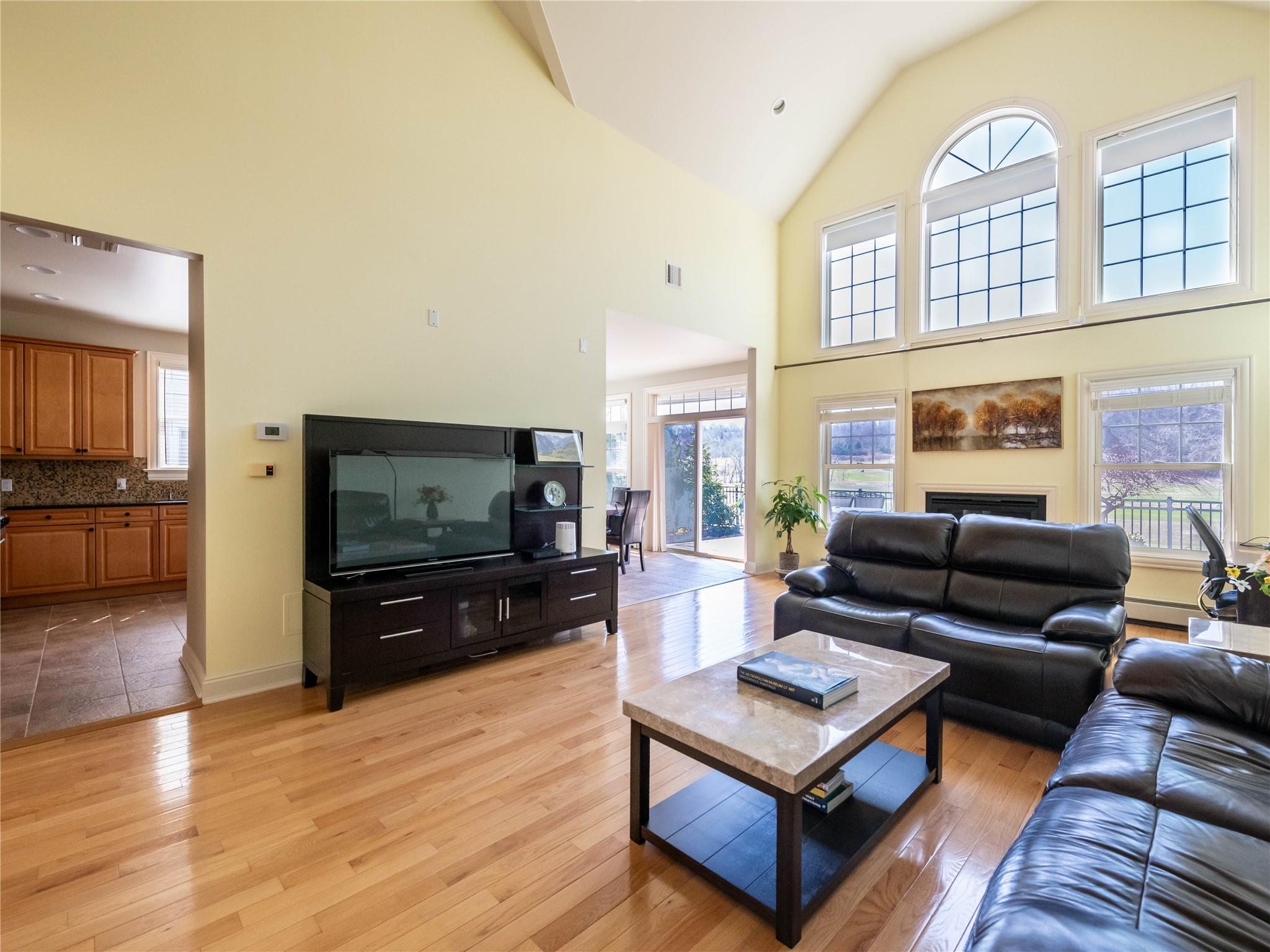 55 W Overlook, Port Washington, New York image 6