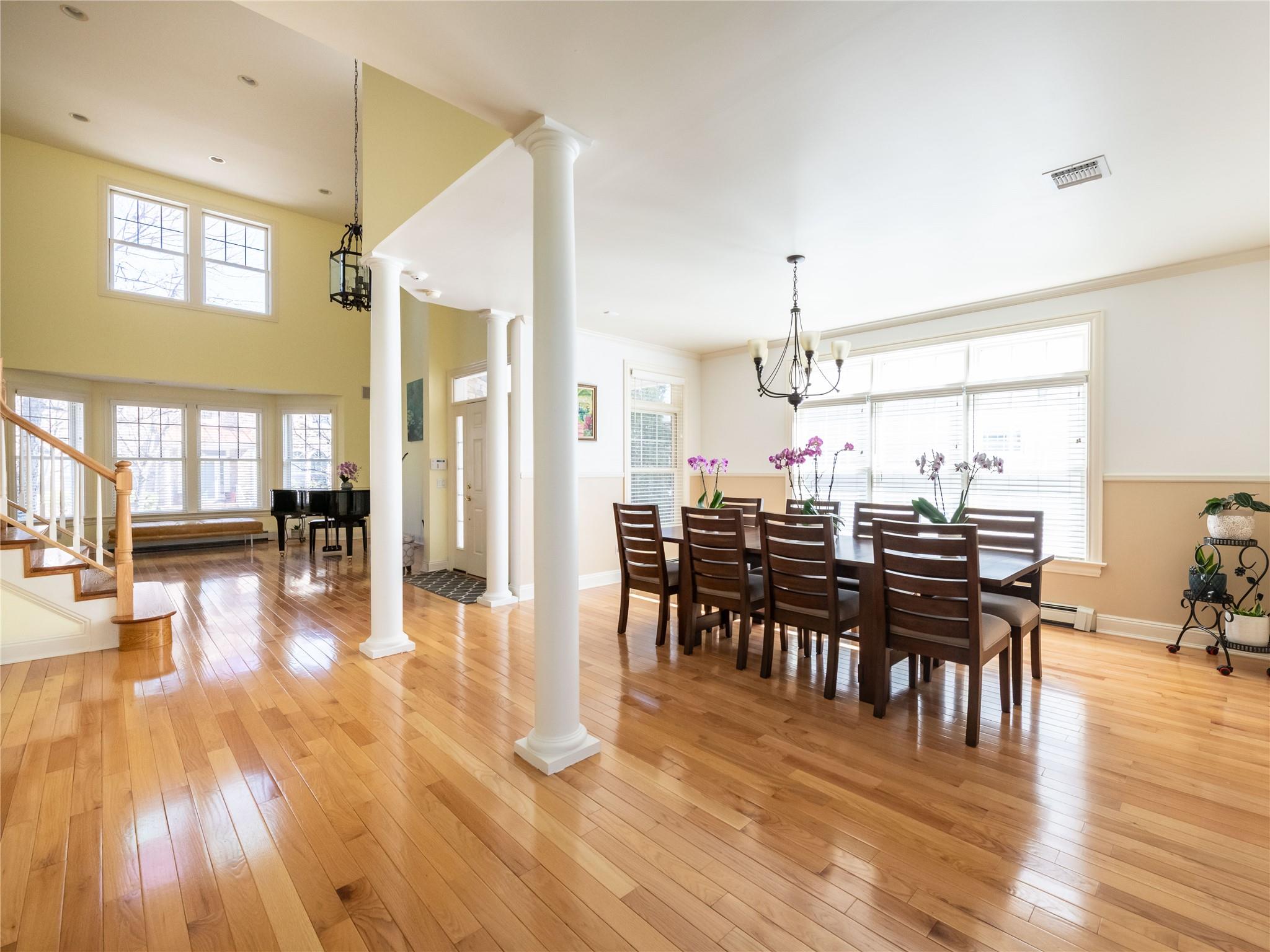 55 W Overlook, Port Washington, New York image 4