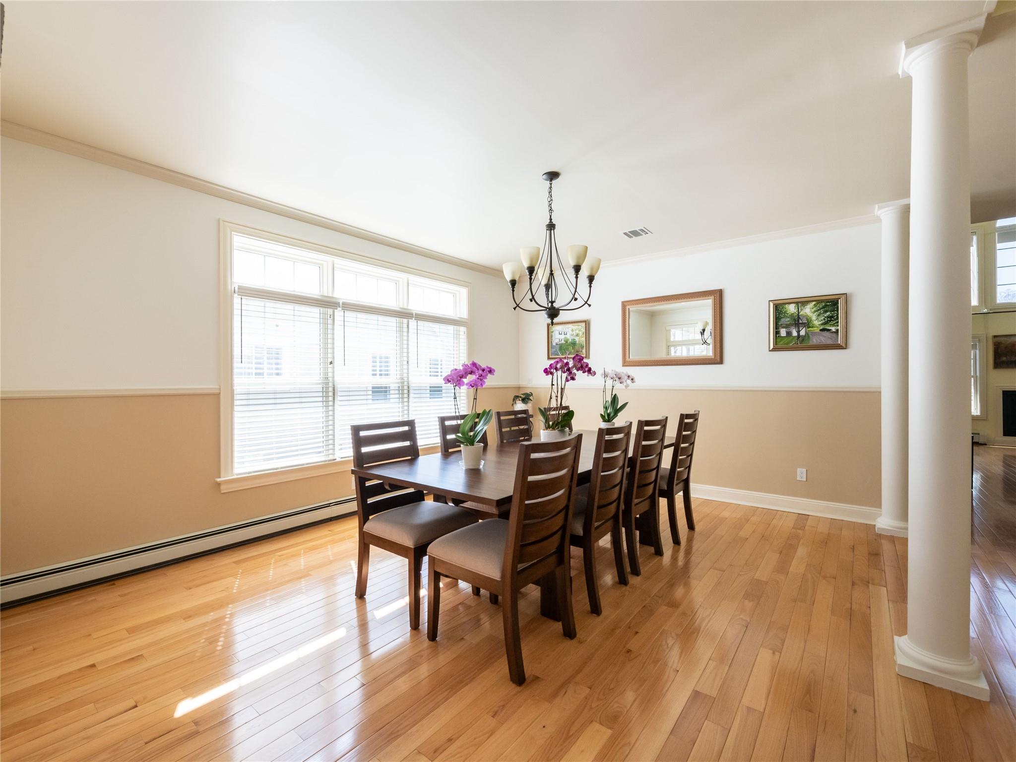 55 W Overlook, Port Washington, New York image 3