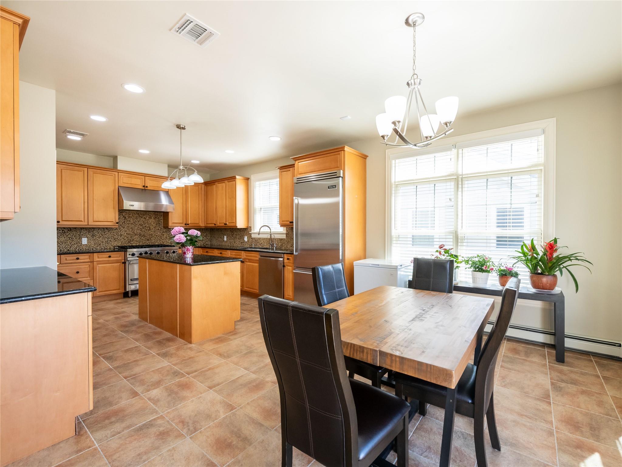 55 W Overlook, Port Washington, New York image 10