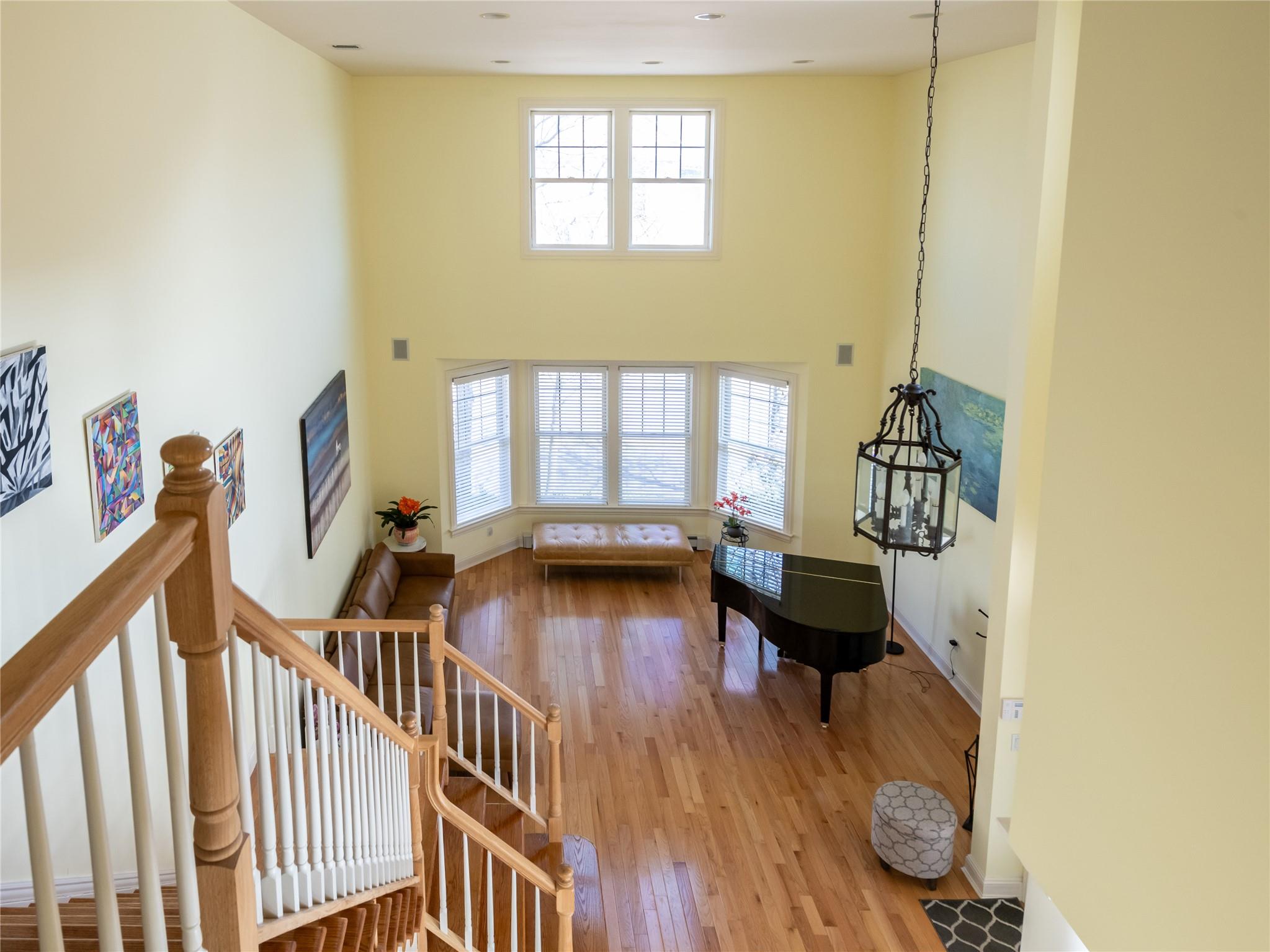 55 W Overlook, Port Washington, New York image 25