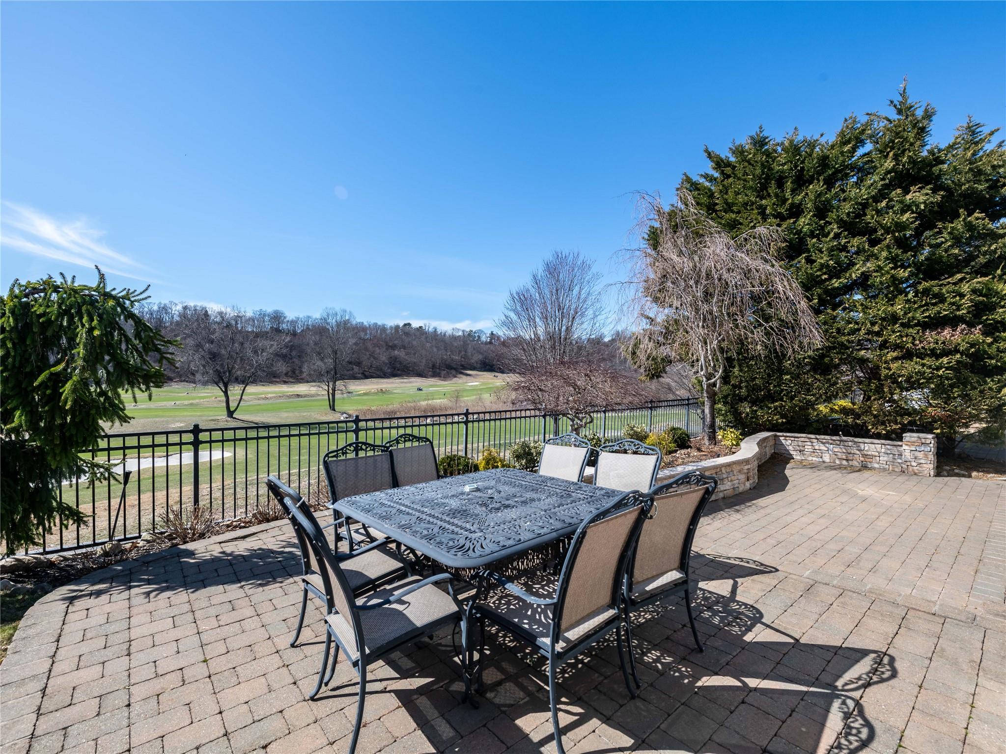 55 W Overlook, Port Washington, New York image 27
