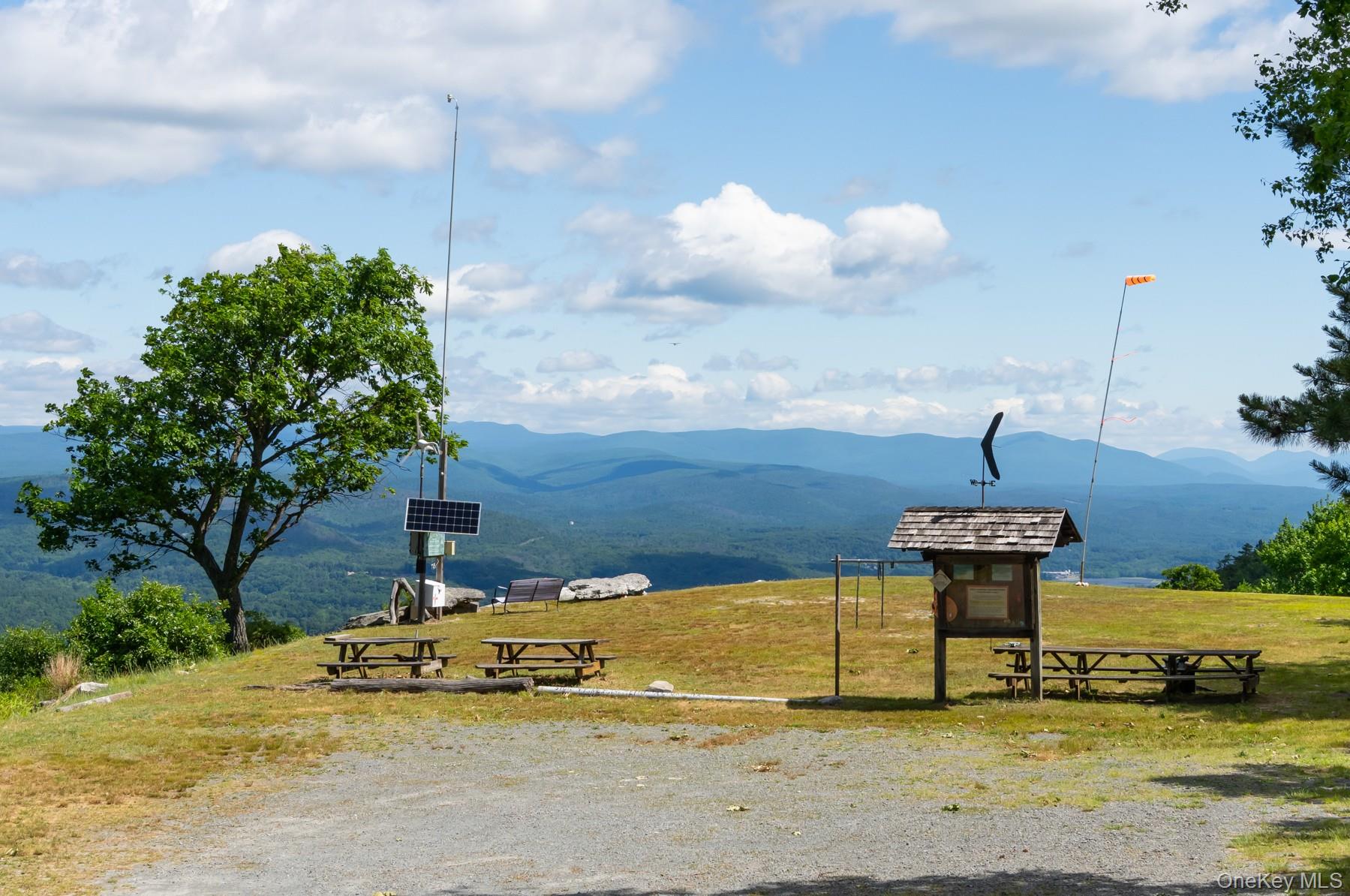 80 Hang Glider Road