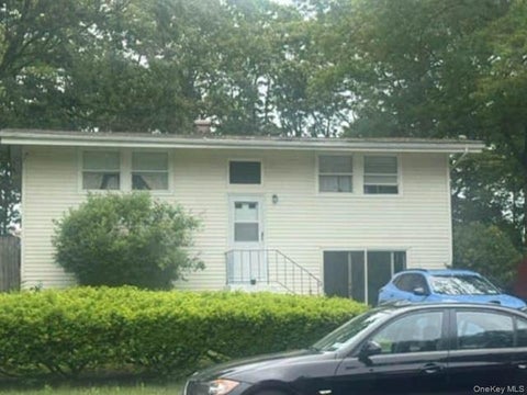 Homes For Sale - 12 Arrowhead Lane<br/> East Setauket, NY 11733