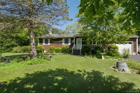 Homes For Sale - 44 Aliperti Road<br/> Jamesport, NY 11947
