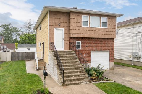 1444 Park Avenue North Merrick NY 11566