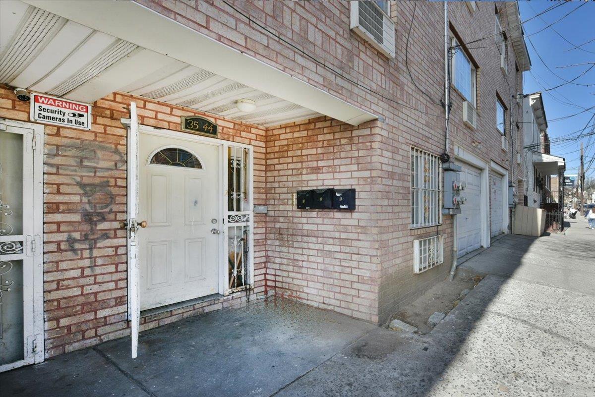 35-44 104 Street