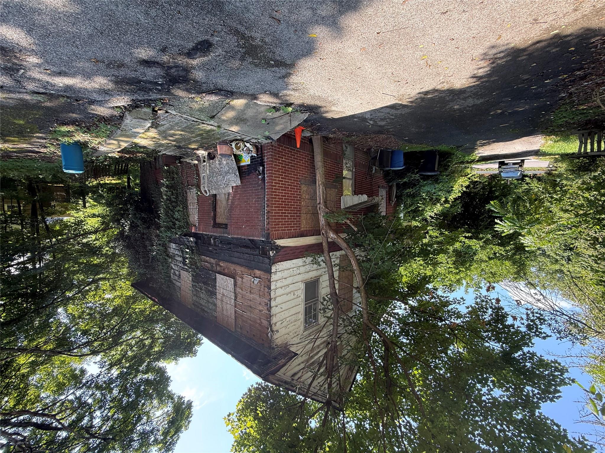 24 Summit Avenue
