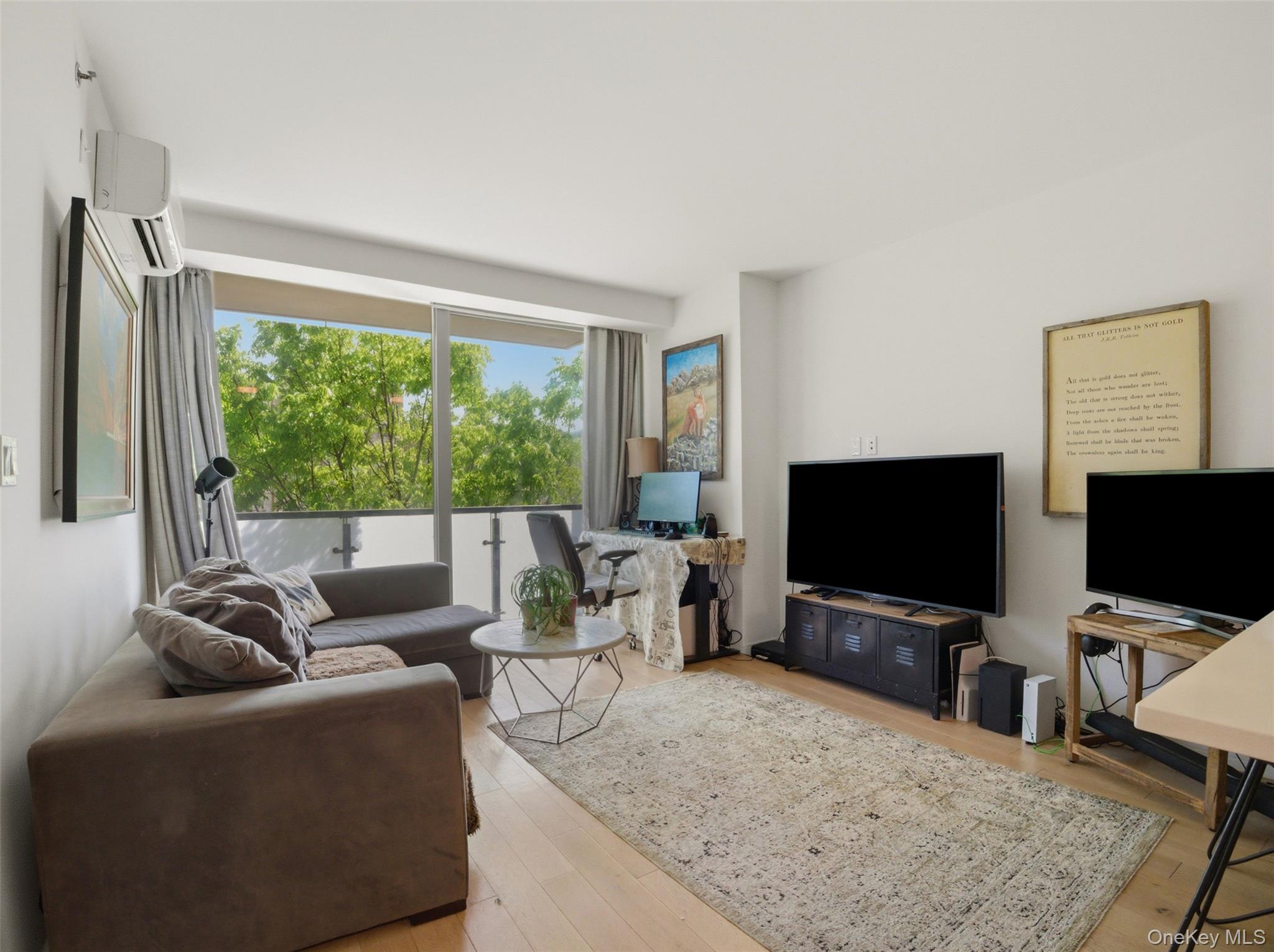 40 Pinehurst Avenue 2D