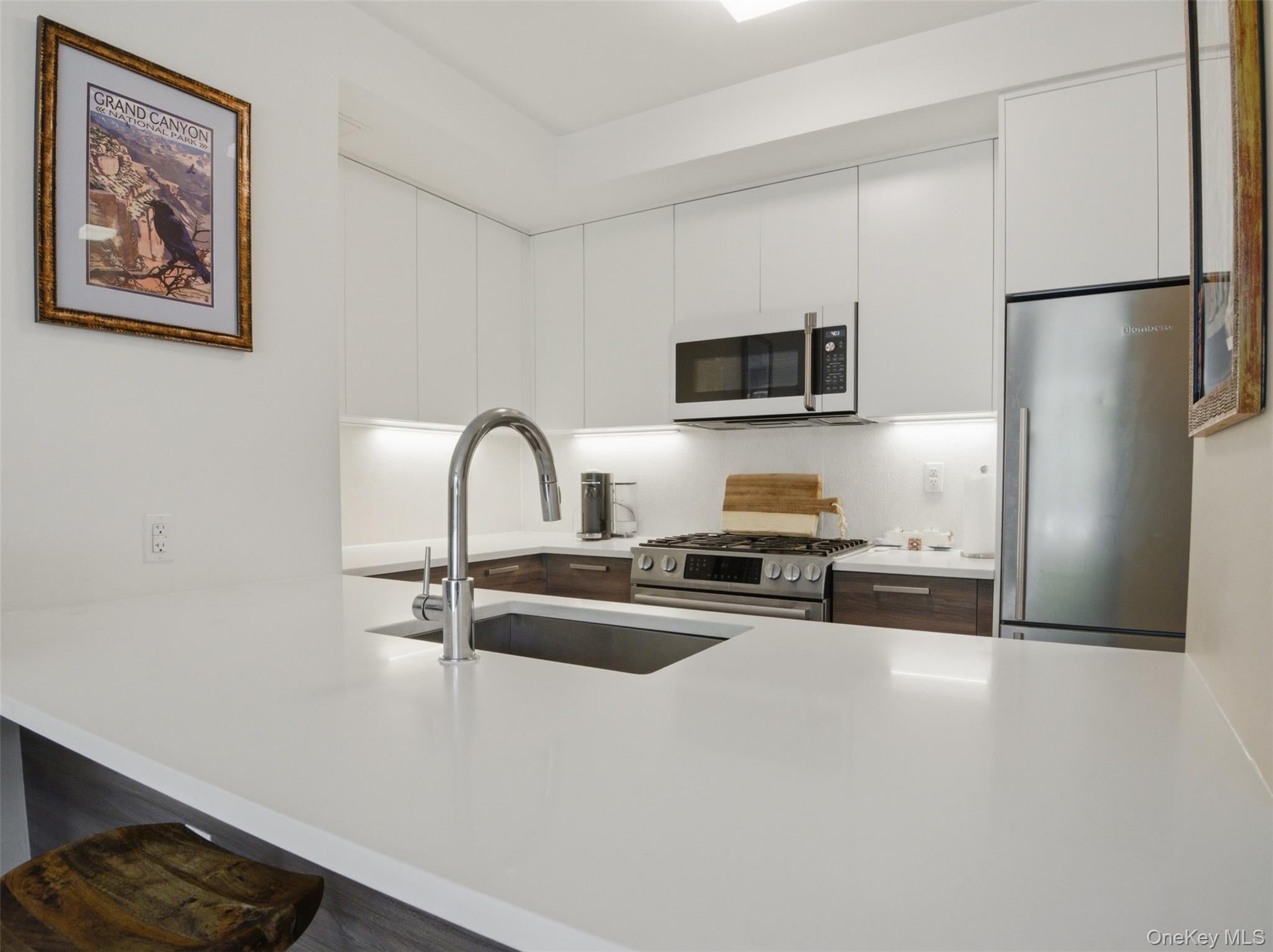 40 Pinehurst Avenue 2D