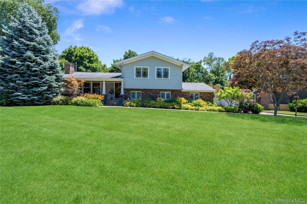 Photo of 10 The Knolls KNLS, Locust Valley, NY 11560 (MLS # 1017256)