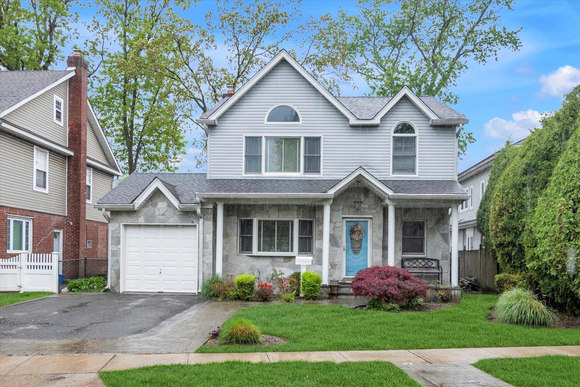 5 Willow Road, New Hyde Park, New York image 1