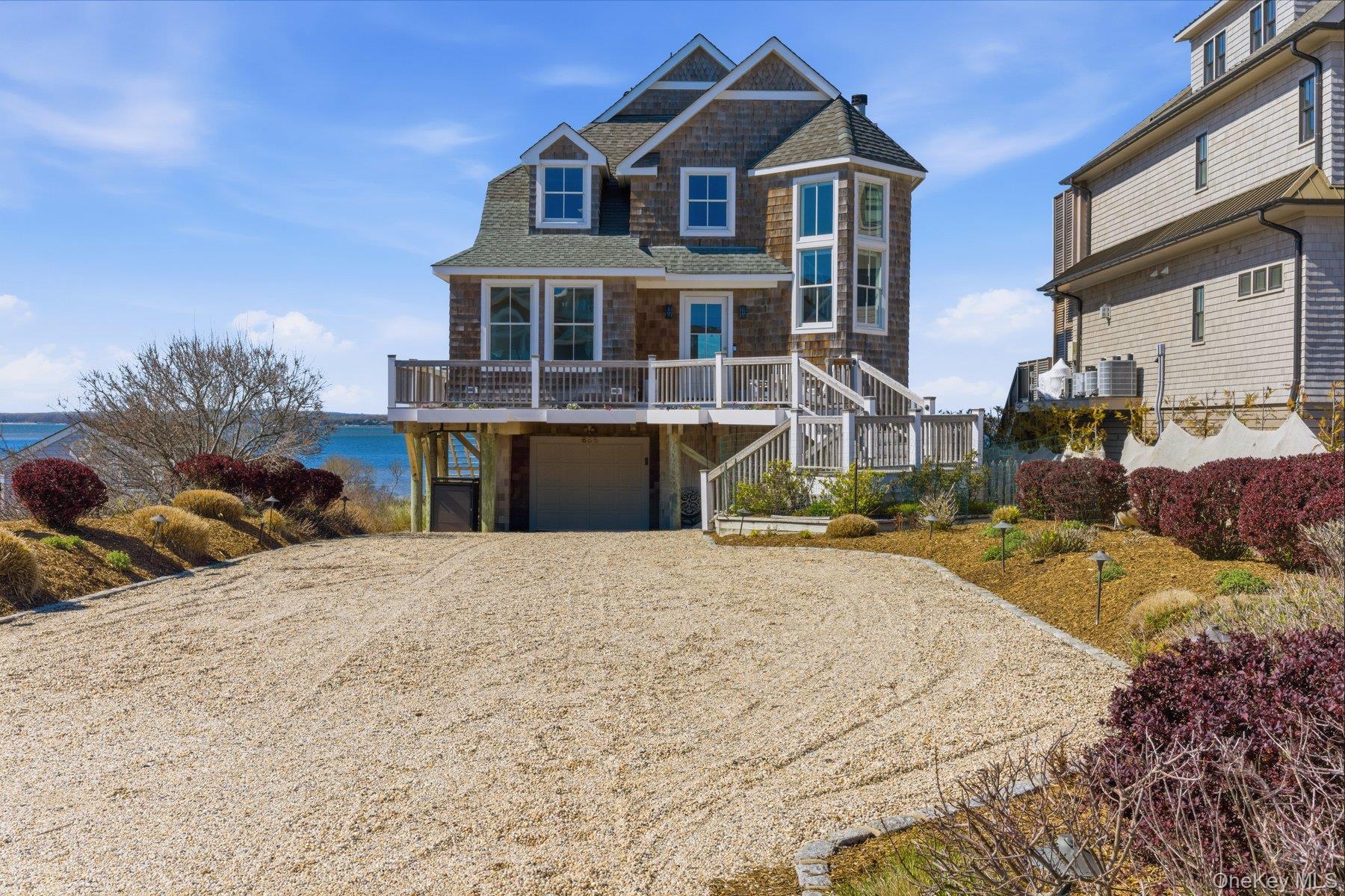 688 Dune Road