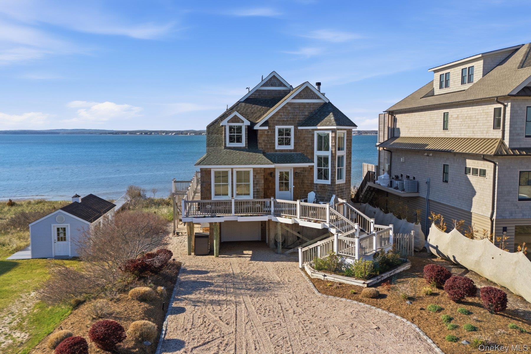 688 Dune Road