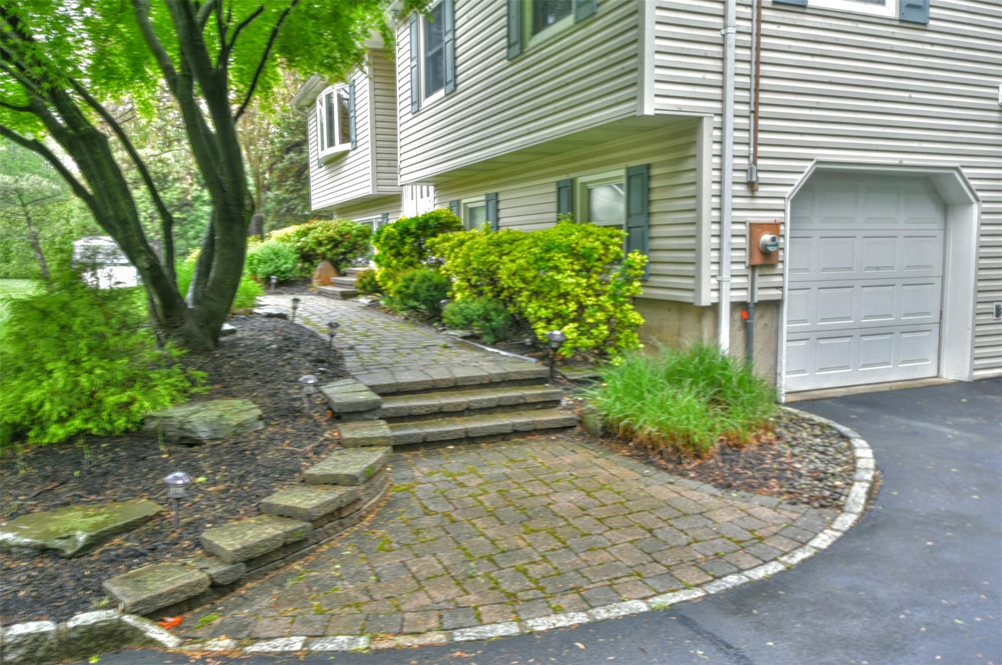 6 Crownlyn Court