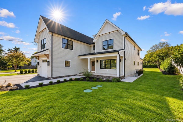 53 S PHILLIPS AVE, REMSENBURG, NY 11960 - Image e05dd3d06b30ccee5b1142e157ab2d7e/76543588