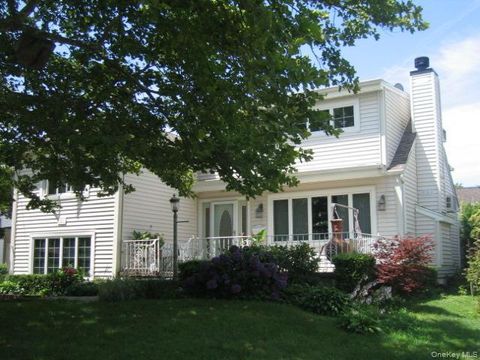 Photo of 227 McKinley Avenue, Island Park, NY 11558 (MLS # 928678) Photo of 227 McKinley Avenue, Island Park, NY 11558 (MLS # 928678)
