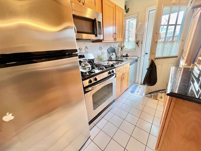 69-40 218 Street #DUPLEX, Oakland Gardens, New York image 9