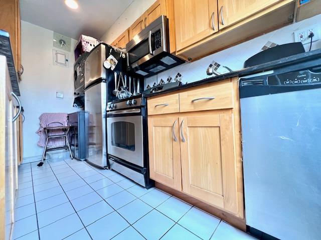 69-40 218 Street #DUPLEX, Oakland Gardens, New York image 10