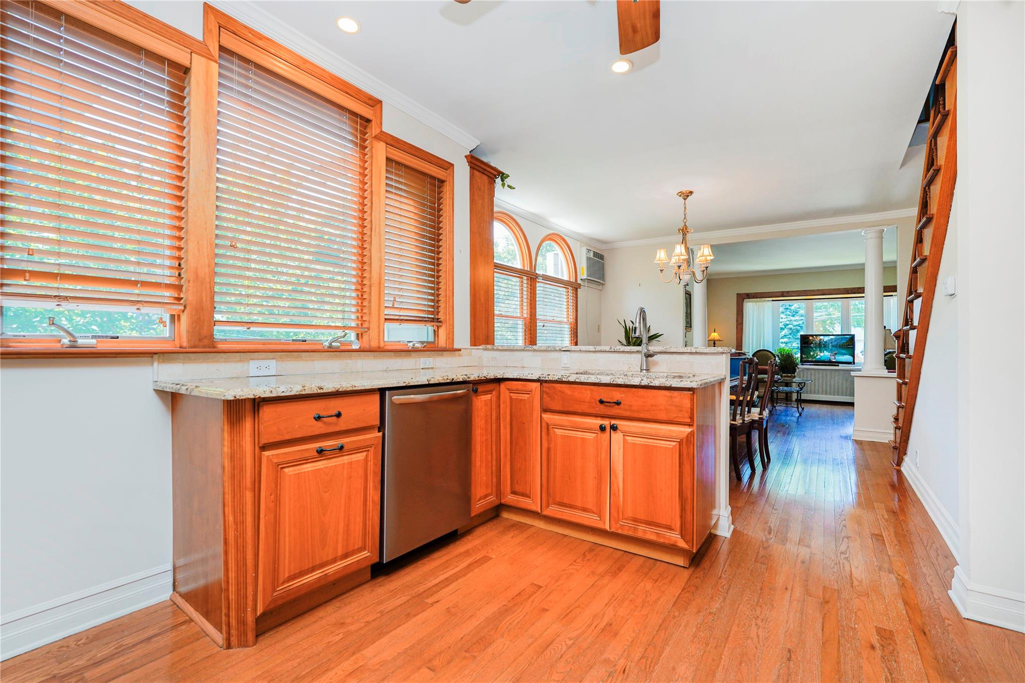 39 Summit Avenue, Staten Island, New York image 15