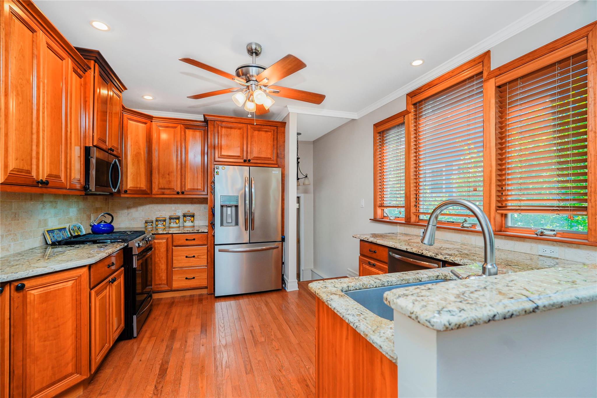 39 Summit Avenue, Staten Island, New York image 12