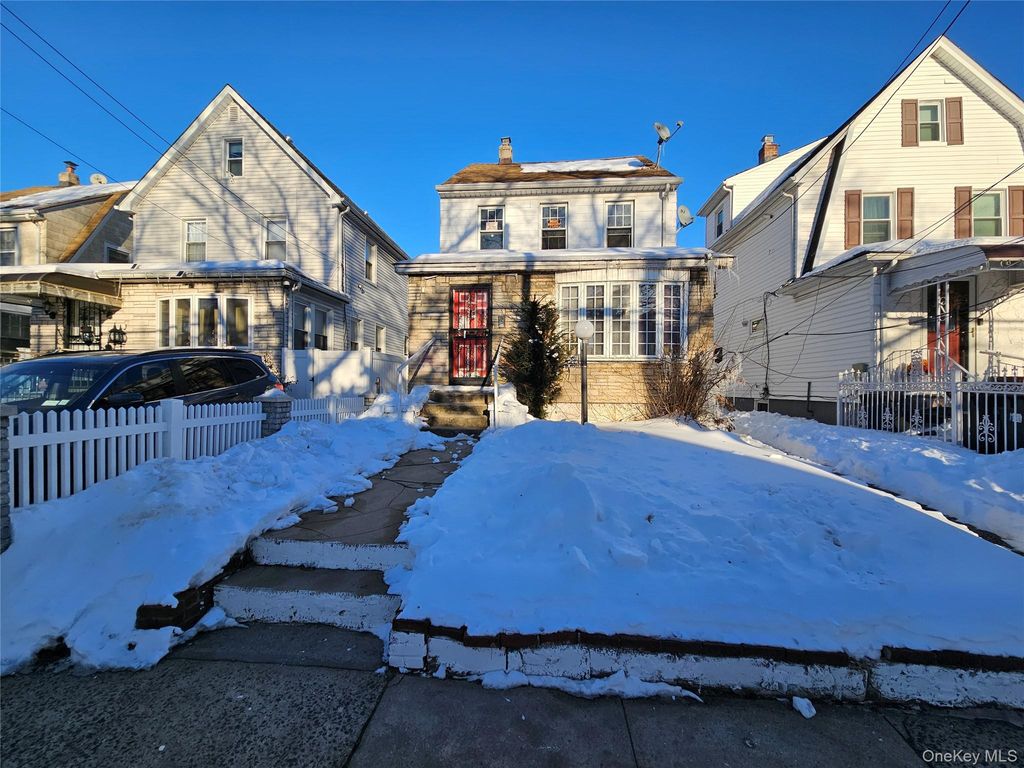 Photo of 11311 198th Street, Saint Albans, NY 11412 (MLS # 953388)